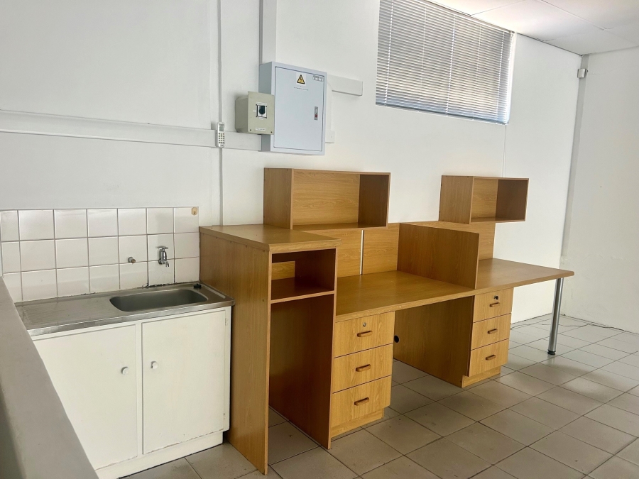 To Let commercial Property for Rent in Amandelrug Western Cape